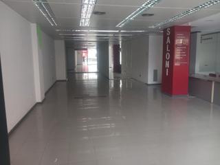 Rent Business premise in Carrer de ramon j. sender 34. Local en alquiler reus