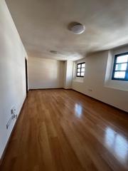 Pis  Carrer de josep m.arnavat i vilaró. Piso de 3 habitaciones y 2 baños en el centro de reus(para inver