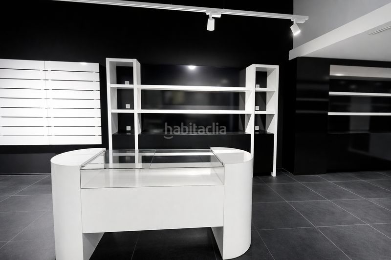 Foto 10806fe0-d701-4cbc-8a31-f5f1871bc0e4. Lloguer local comercial amb calefacció a Ponent Reus