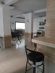 Location Local commercial  Carrer de josep pla. Se alquila bar-restaurante, situado en la zona de nou-cambrils