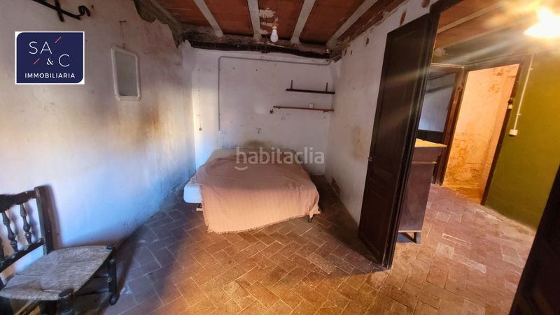 Foto 6fcbce94-66e9-4ceb-8702-d787f879fb2a. Casa adossada a carrer nou 11 a Almoster
