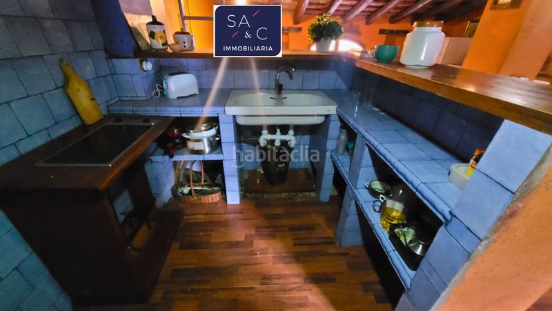 Foto a9b43868-2e0e-4737-b2bf-c76537283404. Casa adossada a carrer nou 11 a Almoster