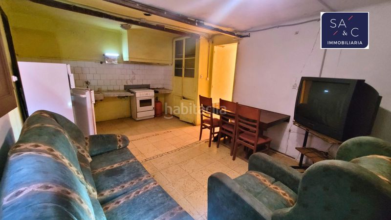 Foto bbbf9193-8aca-41cd-9f40-e3914c2d1123. Casa adossada a carrer nou 11 a Almoster