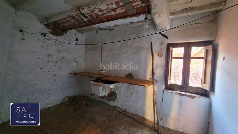 Foto c6d35352-bdd7-4375-9d8d-a4eaff5a9092. Casa adossada a carrer nou 11 a Almoster