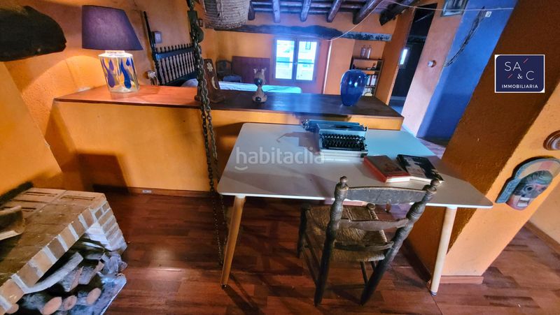 Foto f9eabbe4-05d0-4cf8-8241-b71a325ce235. Casa adossada a carrer nou 11 a Almoster