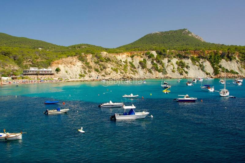 Foto b7b02768-6e52-4dfa-857a-761d1422ea93. Edifici a Marina Botafoc-Talamanca Ibiza