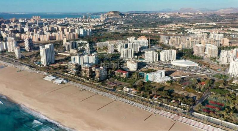 Foto 53b539c9-dc85-4e71-a9dc-7653703cd804. Dachwohnung in calle calle del alcalde josé luís lassaletta 17 in Alicante