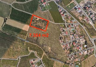 Finca r�stica  V�a pista. Suelo en torrent
