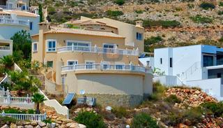 Chalet à Calle pp cds lirios 65. Exclusiva villa con vistas panorámicas al mar en cumbre del sol