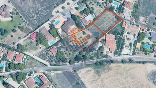 Terreny residencial a Sol y Luz. Dos  parcelas de 1050 metros cada una  urbanas  en sol y luz con