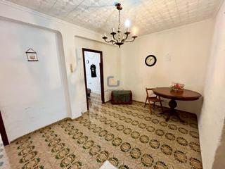 Rez-de-chaussée à Ciudad de Asís. Venta de planta baja para reformar