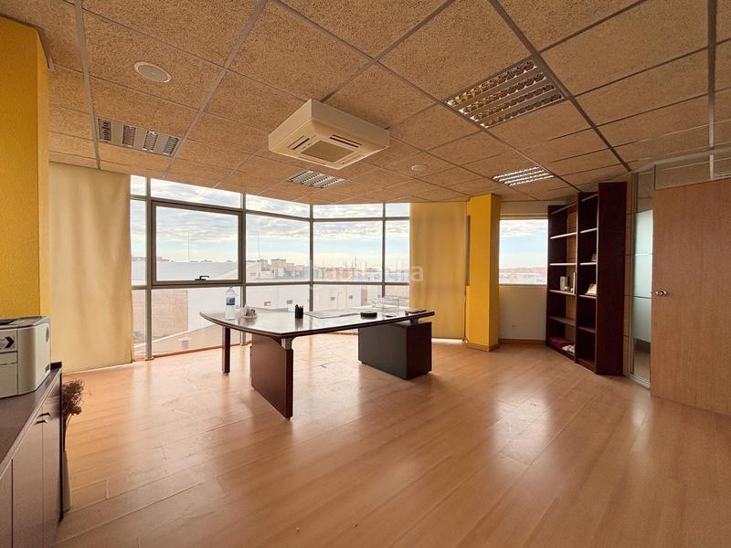 Foto 1172170d-712f-4642-86bd-f38452339893. Ufficio con riscaldamento parcheggio in Ciudad de Asís Alicante