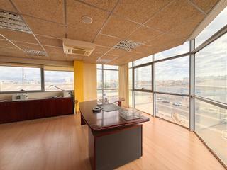 Office space in Ciudad de Asís. Oficina 294 m2 en muy buen estado