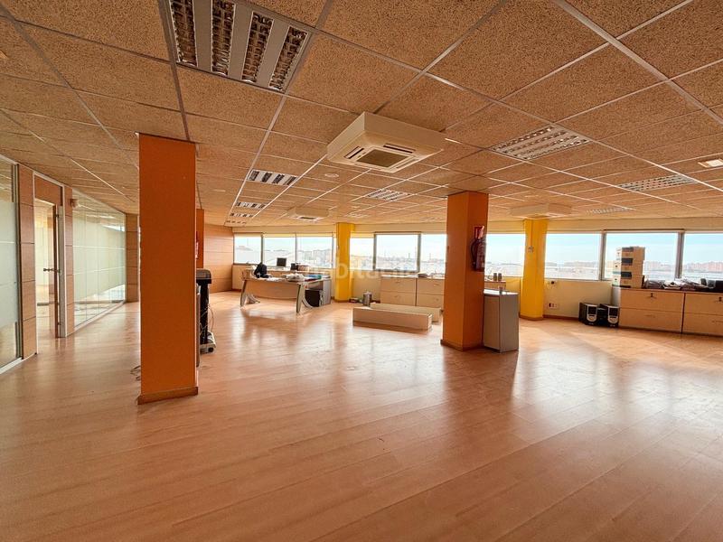 Foto b0597a06-612b-4ddf-a49f-f83a9686599b. Ufficio con riscaldamento parcheggio in Ciudad de Asís Alicante