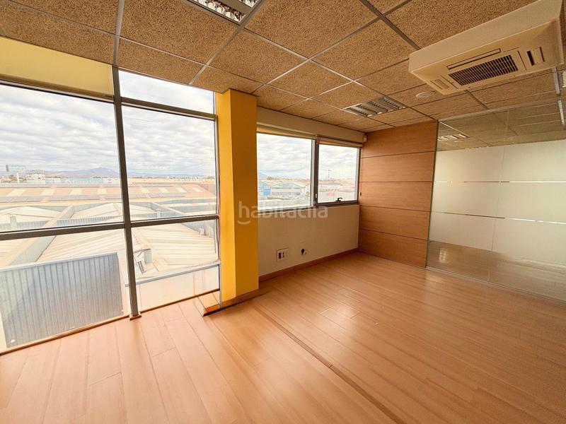 Foto eeed9fe6-6eb7-4c08-b0a3-d23a856f4d0e. Ufficio con riscaldamento parcheggio in Ciudad de Asís Alicante