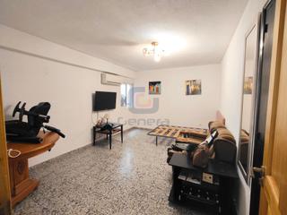 Appartement à Carolinas Bajas. Amplio piso de 4 habitaciones en zona céntrica y tranquila de al