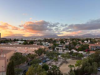 Pis en Plaza plaza del mediterrneo, 8 8. Amplio apartamento reformado con vistas despejadas en los ngele