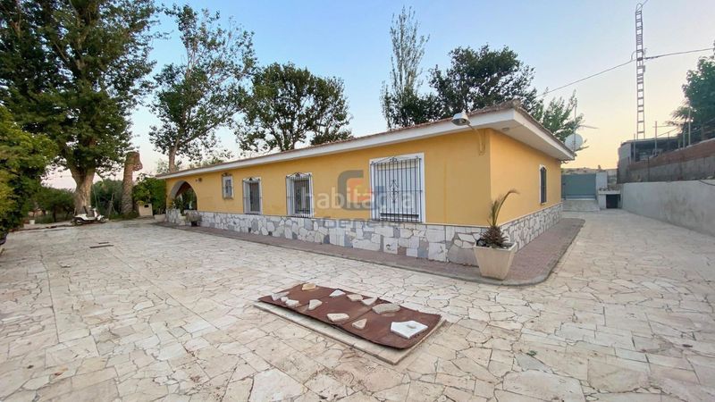 Foto 7618fadc-9afb-4934-b3c9-563aea755404. Xalet amb aparcament piscina a Agost