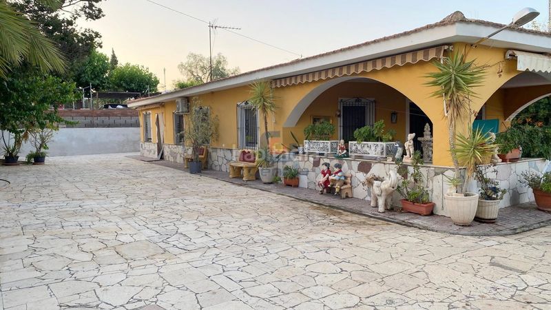 Foto 964e51a5-bbe8-4cc8-9e00-865b82272b2d. Xalet amb aparcament piscina a Agost