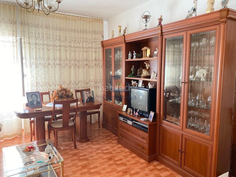 Foto a1956519-3a45-4d53-8bf3-40affdfff239. Xalet amb aparcament piscina a Agost