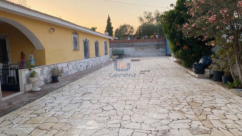 Foto f46ab75a-6876-4f4f-b924-e440a7b25913. Xalet amb aparcament piscina a Agost