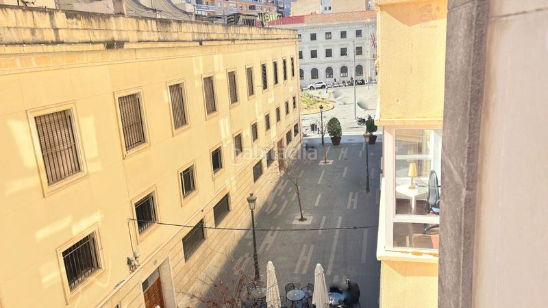 Foto 65af2326-7917-4f41-8336-9802a37db0d3. Pis a Barrio del Centro Alicante