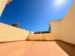 Appartement en Avenida estacion, de la 17. Amplia vienda en avenida de la estacion  concreta una visita y h