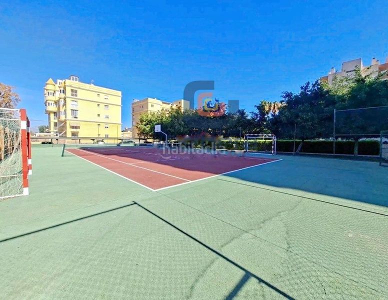 Foto 050e9d27-c5dc-4dfd-aa74-4cef572bd60e. Pis amb aparcament piscina a Alicante golf Alicante