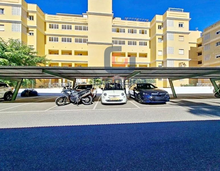 Foto 5854fa4a-9c6c-443d-87ba-7c45137e718d. Pis amb aparcament piscina a Alicante golf Alicante