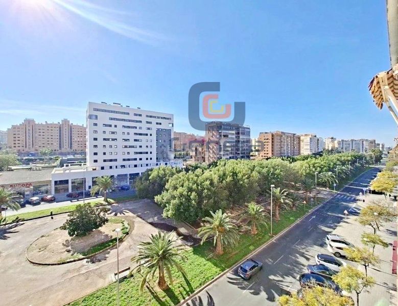 Foto a1836bf6-d8ac-463e-b278-cc701e340538. Pis amb aparcament piscina a Alicante golf Alicante