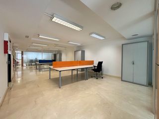 Oficina  Calle calle pintor lorenzo casanova 62. Oficina en venta en el corazón de alicante  excelente oportunida