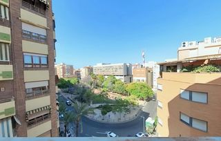 Pis en Calle ingeniero sanchiz pujalte 19. Vivienda 150 m2 en planta 5� en esquina