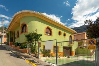 Chalet in Beniatjar. Chalet en beniajar valencia