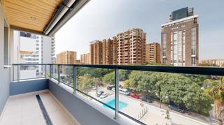 Pis a Ciutat Jardí. Espectacular piso en venta en finca nueva con piscina.