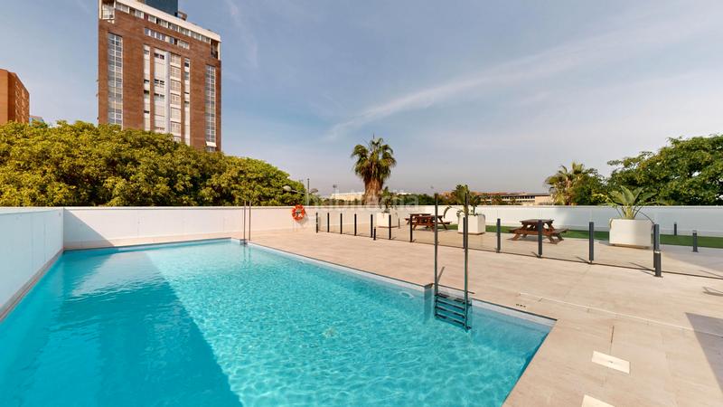 Foto 413b3272-420d-49ff-99e0-725319a7cad4. Pis amb aparcament piscina a Ciutat Jardí Valencia