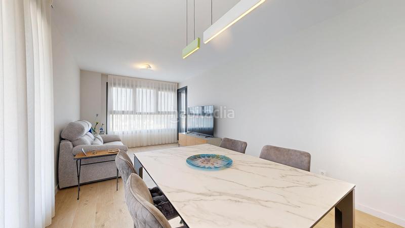 Foto a8d0a8cd-2061-412b-bca4-651a54576a5c. Pis amb aparcament piscina a Ciutat Jardí Valencia