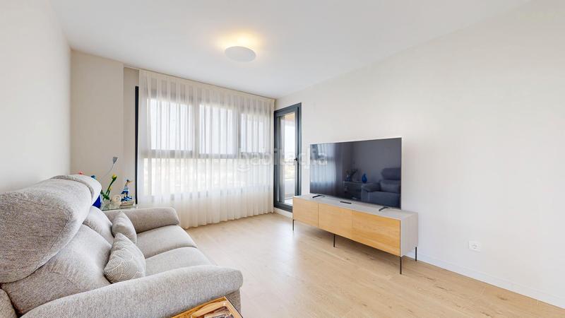 Foto ce317624-da46-4193-bb3a-fff0514e44c2. Pis amb aparcament piscina a Ciutat Jardí Valencia