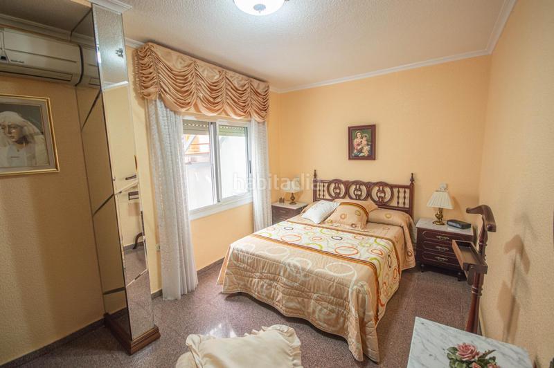 Foto fa22061a-89a3-4c04-8451-eacedd11fc36. Casa in calle del río manzanares 4 in San Crispín-Huerta Nueva-Estación Elda