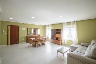 Pis  Maximiliano garci soriano 19. Amplia y luminosa vivienda semireformada