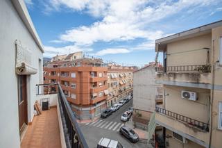 Pis  Calle huerto 20. Vivienda luminosa en cuarta planta sin ascensor