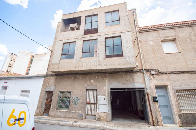 Foto b7135751-5f5b-46e6-9e57-23aaa58ee956. Edifici a Plaza Castelar - Mercado Central Elda