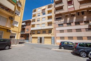 Pis a Cid campeador 3. Piso en parque 9 de octubre con proyecto de ascensor aprobado