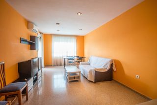Rent Flat  Calle maestro jose tomas 5. Fantástico piso soleado en elda con garaje y ascensor