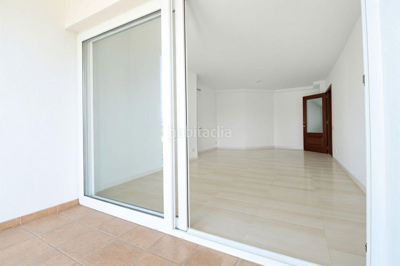 Foto 10a1f982-d290-4779-adb3-b8bf63cd047e. Pis amb calefacció aparcament piscina a Son Cladera Palma de Mallorca