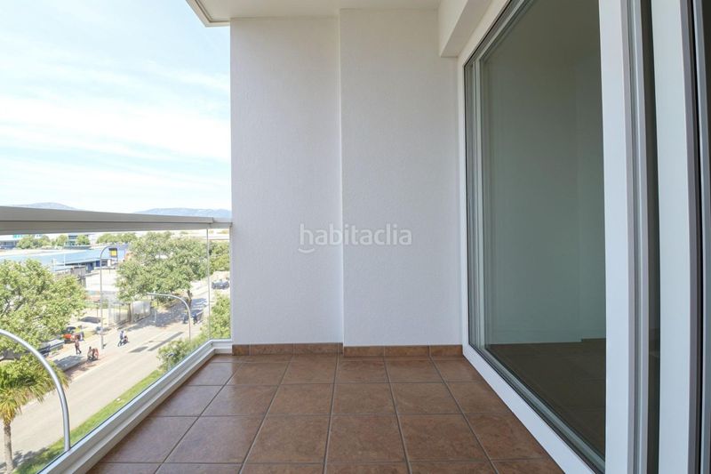 Foto ba86fdf2-cea4-4090-8f7a-750166e26092. Pis amb calefacció aparcament piscina a Son Cladera Palma de Mallorca