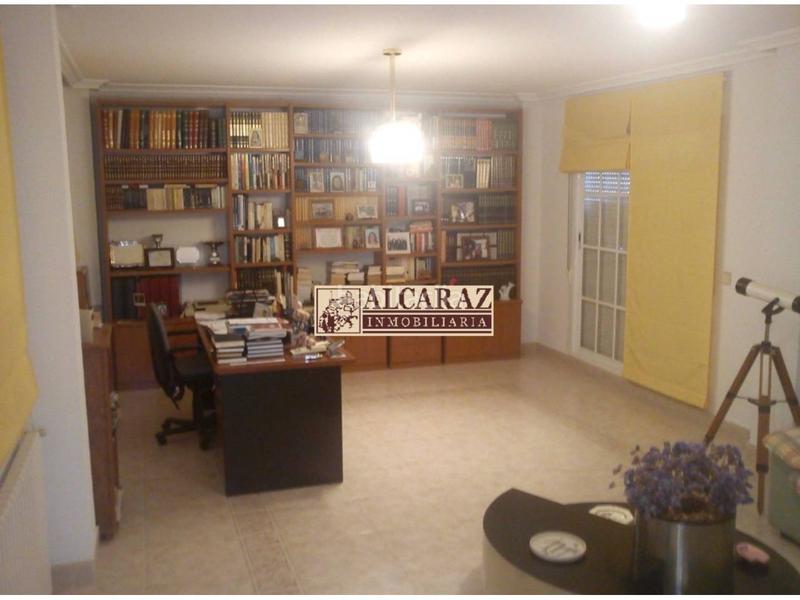 Foto 4a7c58c1-d41f-4b38-94a2-1526be11ca71. Casa  en venta en la almadrabacoveta fumàamerador en Campello (el)