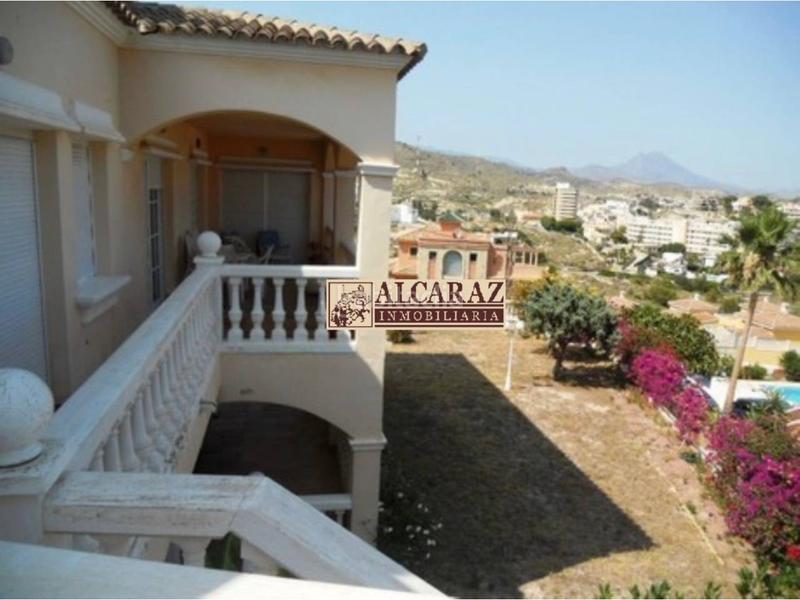 Foto b262e2c3-3c59-4ba3-98d4-db20837e4586. Casa  en venta en la almadrabacoveta fumàamerador en Campello (el)