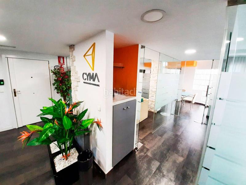 Foto 0ea0dc78-1b33-4a2b-8fe9-36090366c6ea. Oficina  en venta en centro tradicional en Alicante