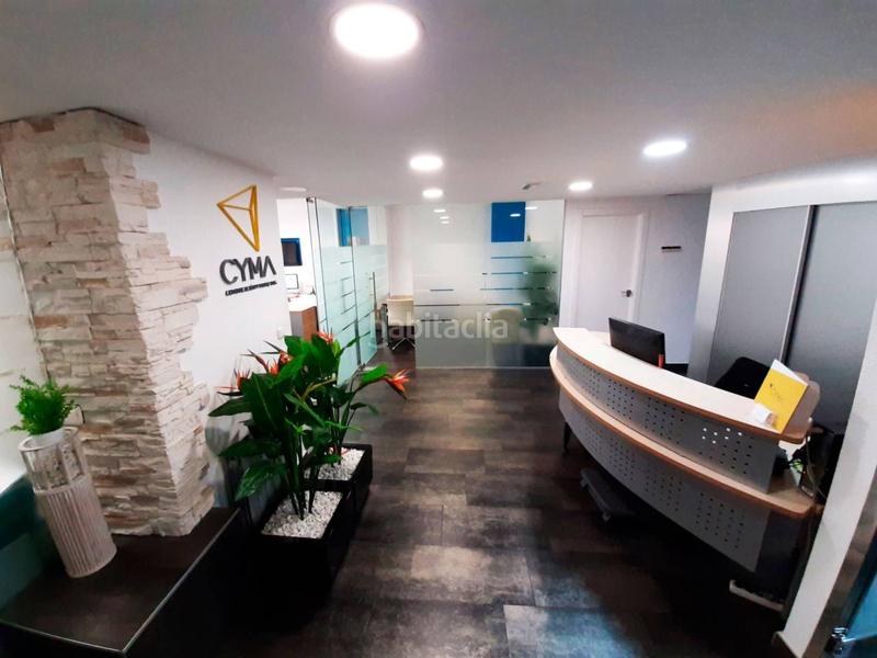 Foto 100db114-be3d-4c9d-b27d-fa12a8cc647e. Oficina  en venta en centro tradicional en Alicante