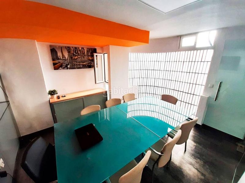 Foto f704d095-d906-4052-baa0-3924acbffadc. Oficina  en venta en centro tradicional en Alicante